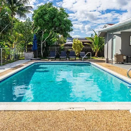 Seven Heaven Fort Lauderdale - 3 Dorms & Heated Pool